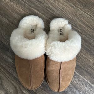 UGG SCUFFETTE II SLIPPERS - Size 7- CHESTNUT- Brand New